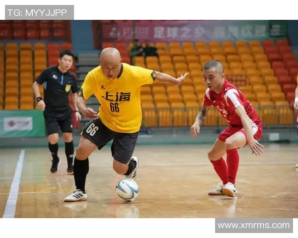 足球场上的猛兽那些长得很凶却技艺高超的足球明星们